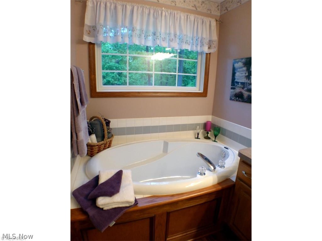 8103 Poorman Road Vermilion, OH 44089 - Photo 10 of 27
