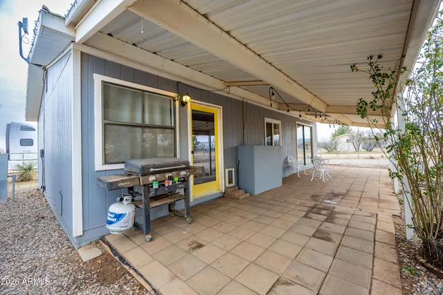 $157,000 | 165 East Vía Mercado, Huachuca City, AZ 85616