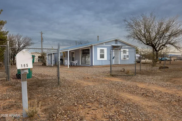 $157,000 | 165 East Vía Mercado, Huachuca City, AZ 85616