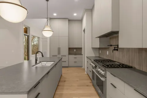 $1,699,900 | 2308 Riverside Drive, Nashville, TN 37216