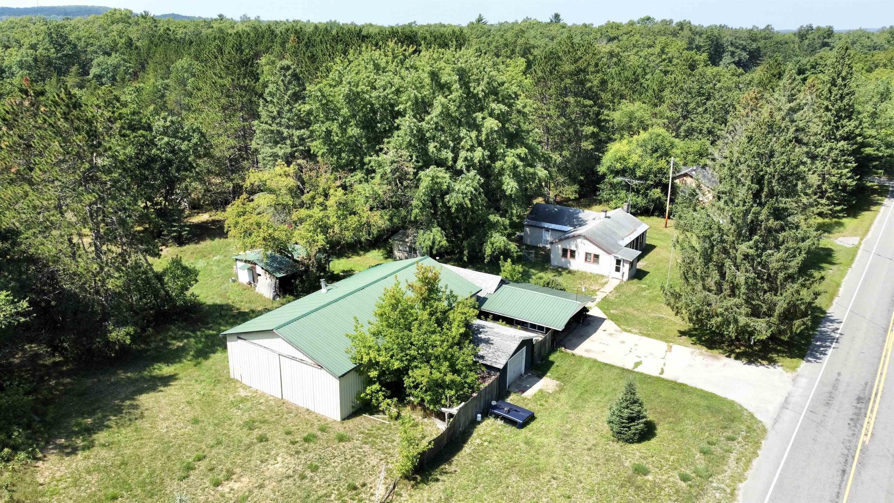 814 North Tippy Dam Road Wellston, MI 49689 - Photo 1 of 48 Gallery Image 1