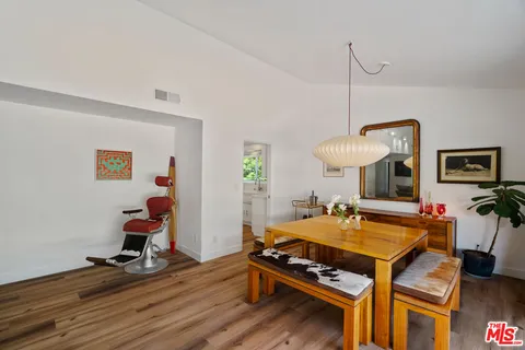 $1,650,000 | 22429 Bessemer Street, Woodland Hills, CA 91367