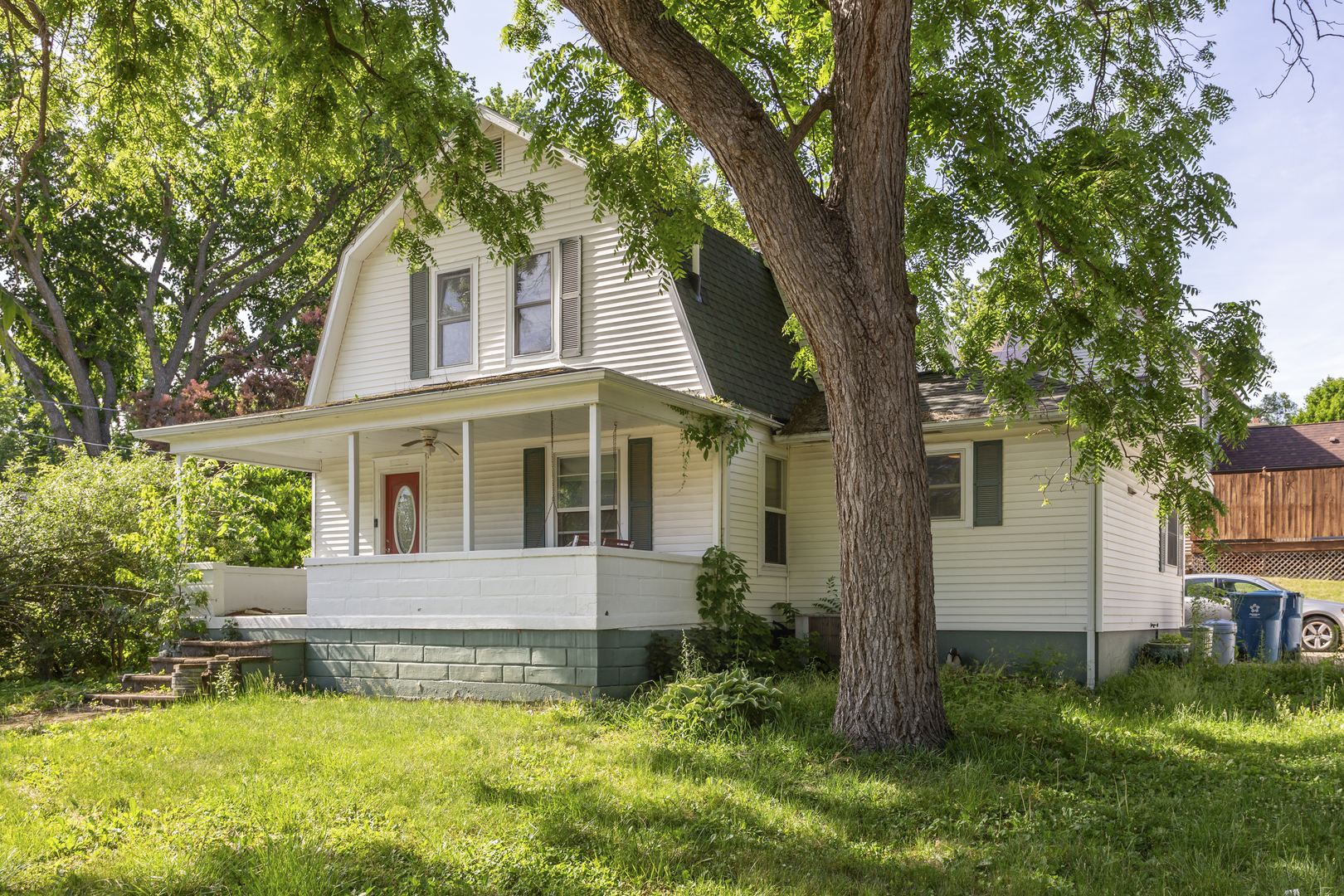 249 West Graham Street Dixon, IL 61021 - Photo 2 of 38