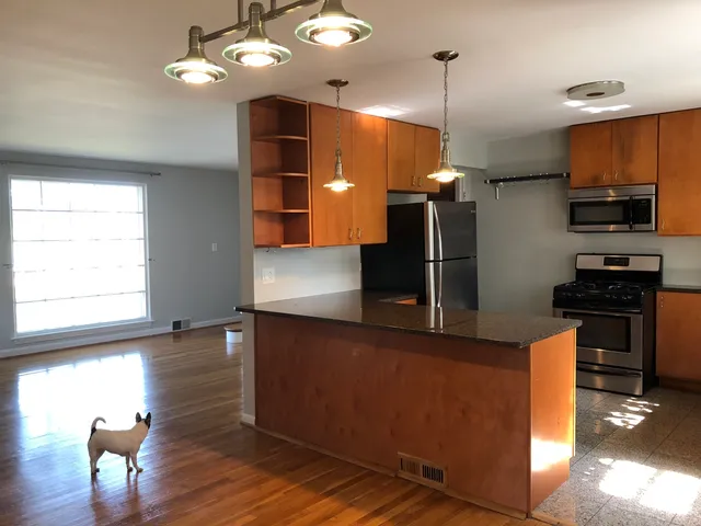 $2,800 | 710 Broadview Avenue, Highland Park, IL 60035