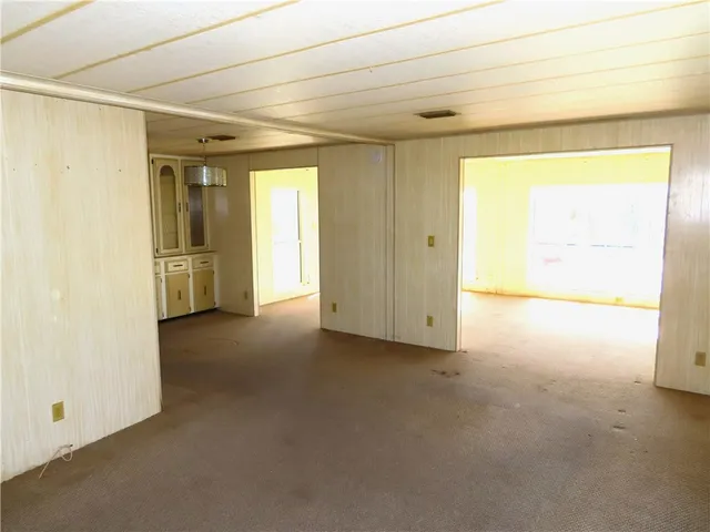 a view of empty room with window