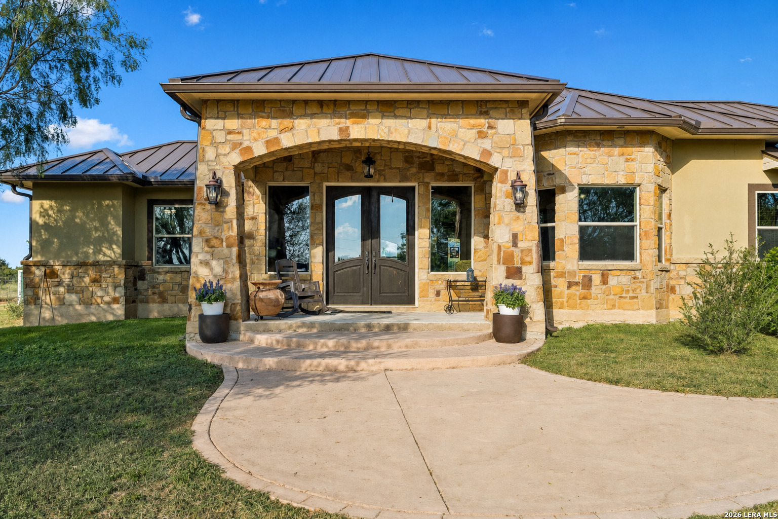 230 Casarez Road Pleasanton, TX 78064 - Photo 1 of 32 Gallery Image 1