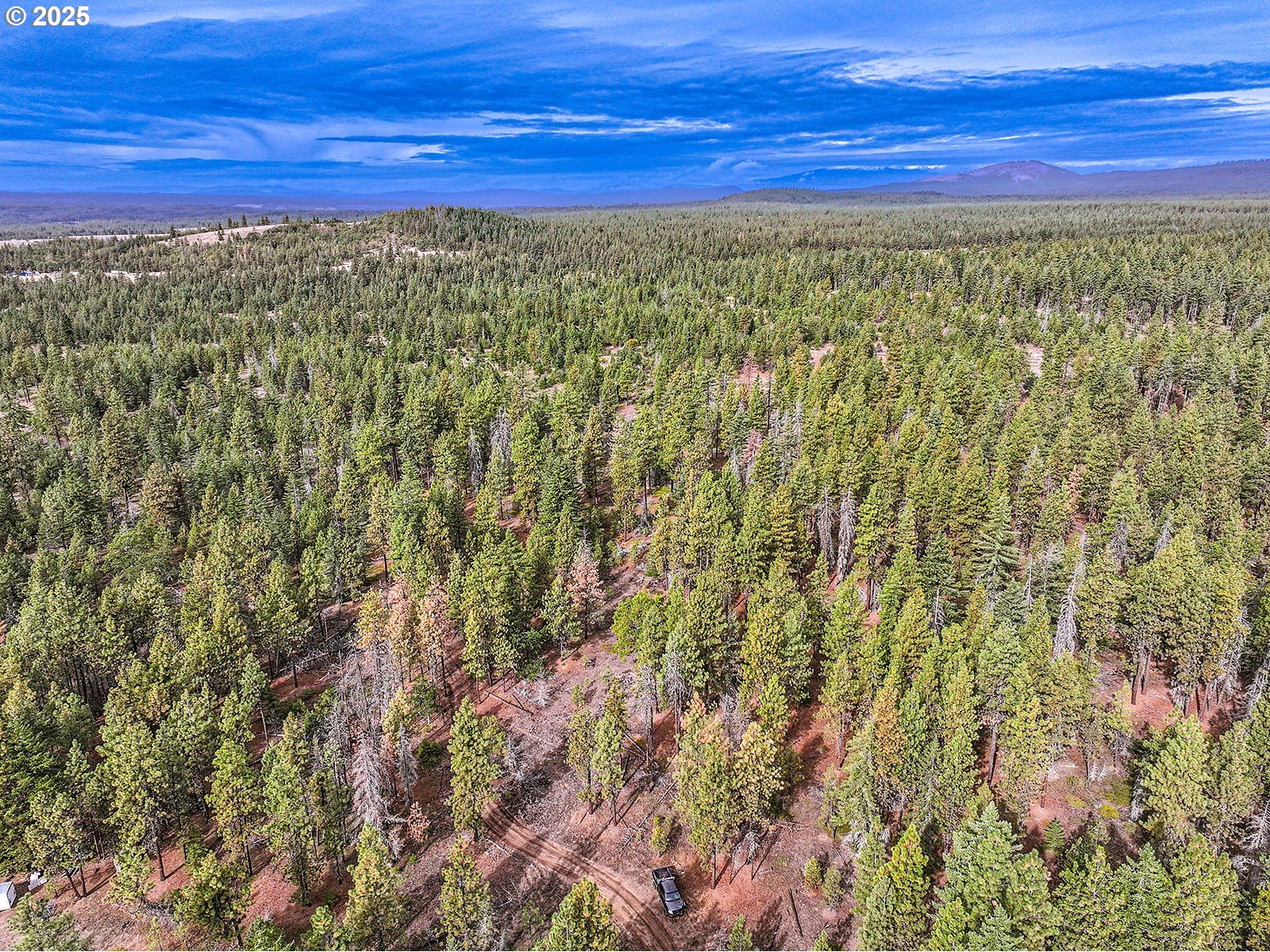 68 Matola Road Goldendale, WA 98620 - Photo 24 of 36 a view of a room with an ocean