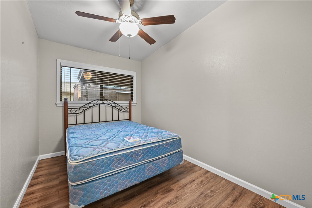 102 Rivercrest Street Luling, TX 78648 - Photo 17 of 25