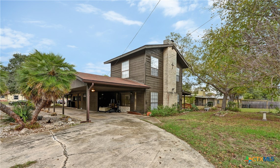 102 Rivercrest Street Luling, TX 78648 - Photo 2 of 25