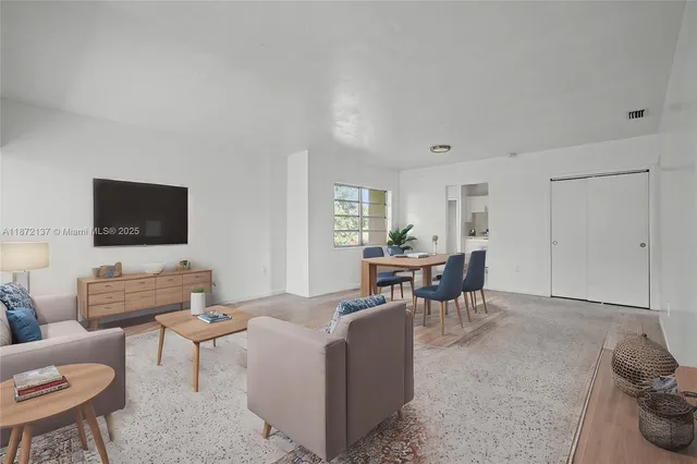 $949,000 | 11330 Peachtree Drive, Miami, FL 33161