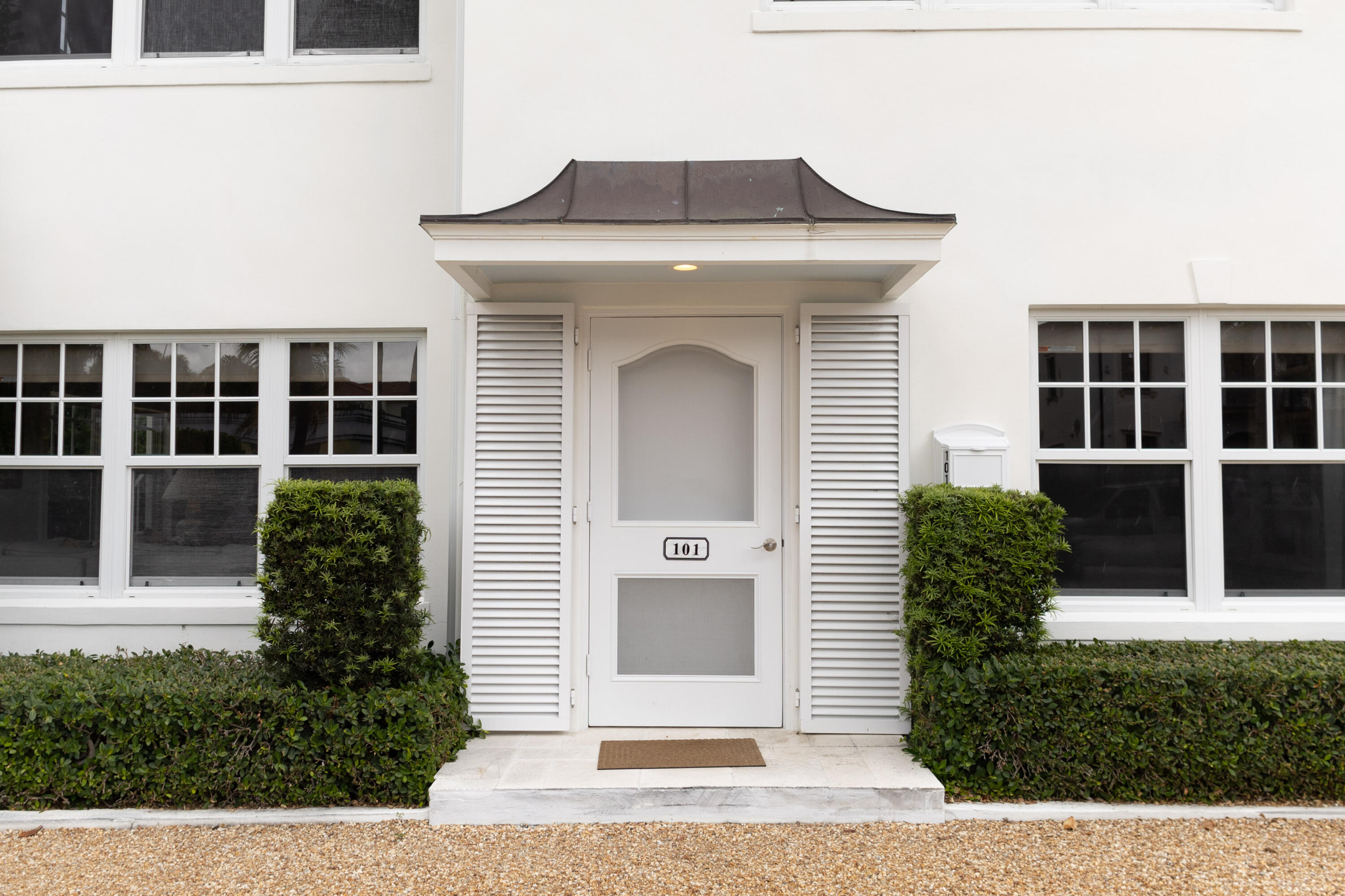 311 Cocoanut Row, 101