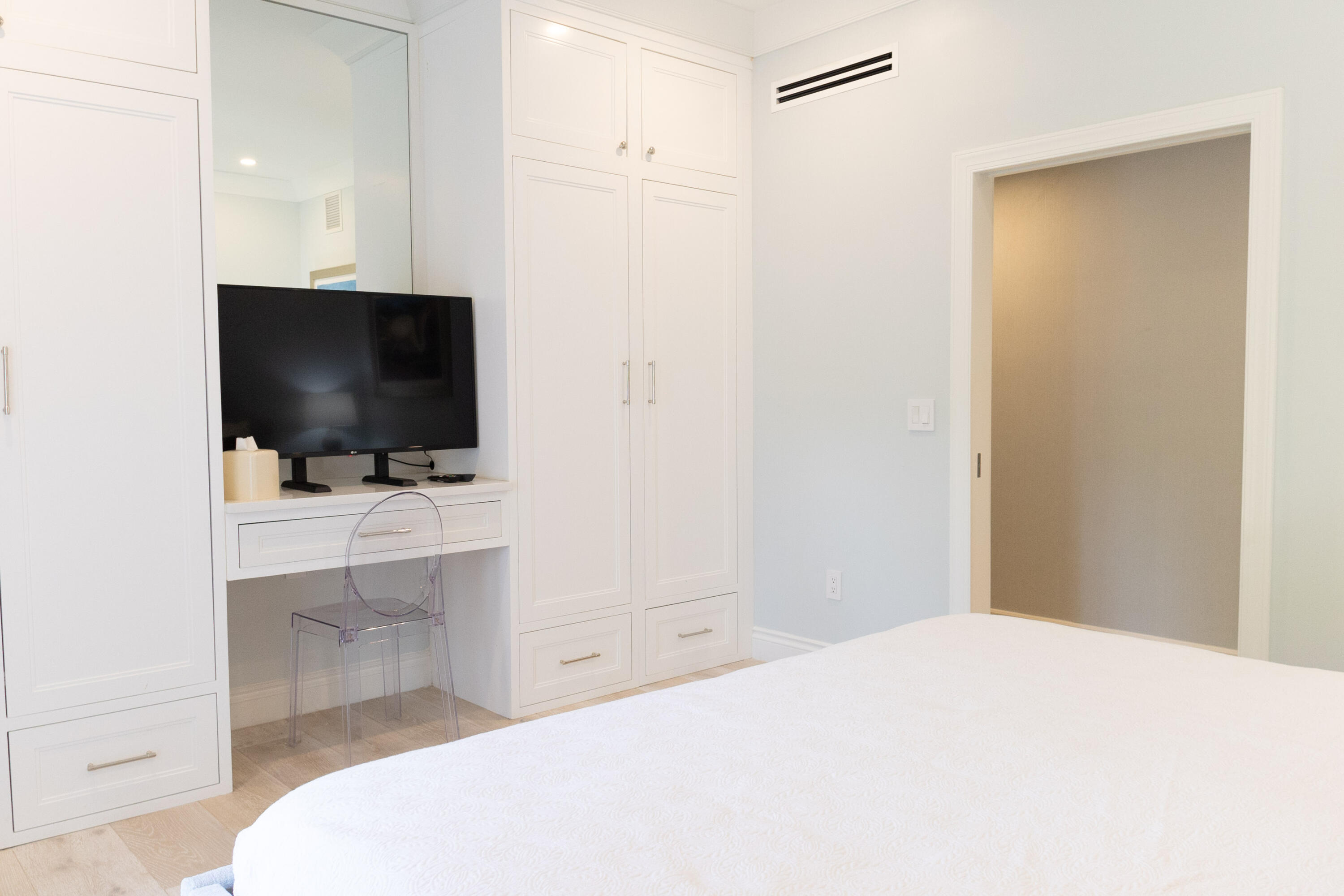 311 Cocoanut Row, Unit 101 Palm Beach, FL 33480 - Photo 24 of 42 311 Cocoanut Row, 101