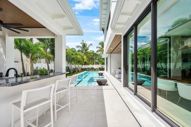 $7,250,000 | 201 Northeast 4th Avenue, Boca Raton, FL 33432