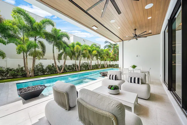 $7,250,000 | 201 Northeast 4th Avenue, Boca Raton, FL 33432