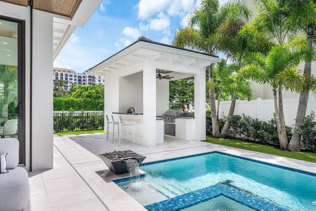 $7,250,000 | 201 Northeast 4th Avenue, Boca Raton, FL 33432