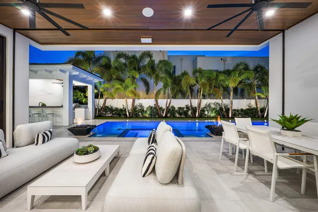 $7,250,000 | 201 Northeast 4th Avenue, Boca Raton, FL 33432