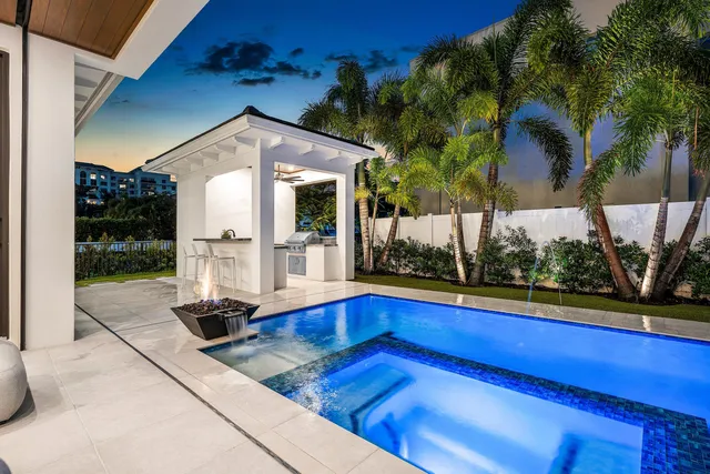 $7,250,000 | 201 Northeast 4th Avenue, Boca Raton, FL 33432