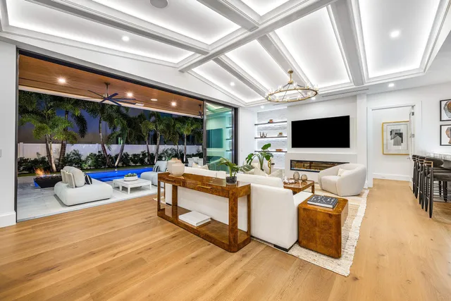 $7,250,000 | 201 Northeast 4th Avenue, Boca Raton, FL 33432