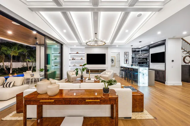 $7,250,000 | 201 Northeast 4th Avenue, Boca Raton, FL 33432