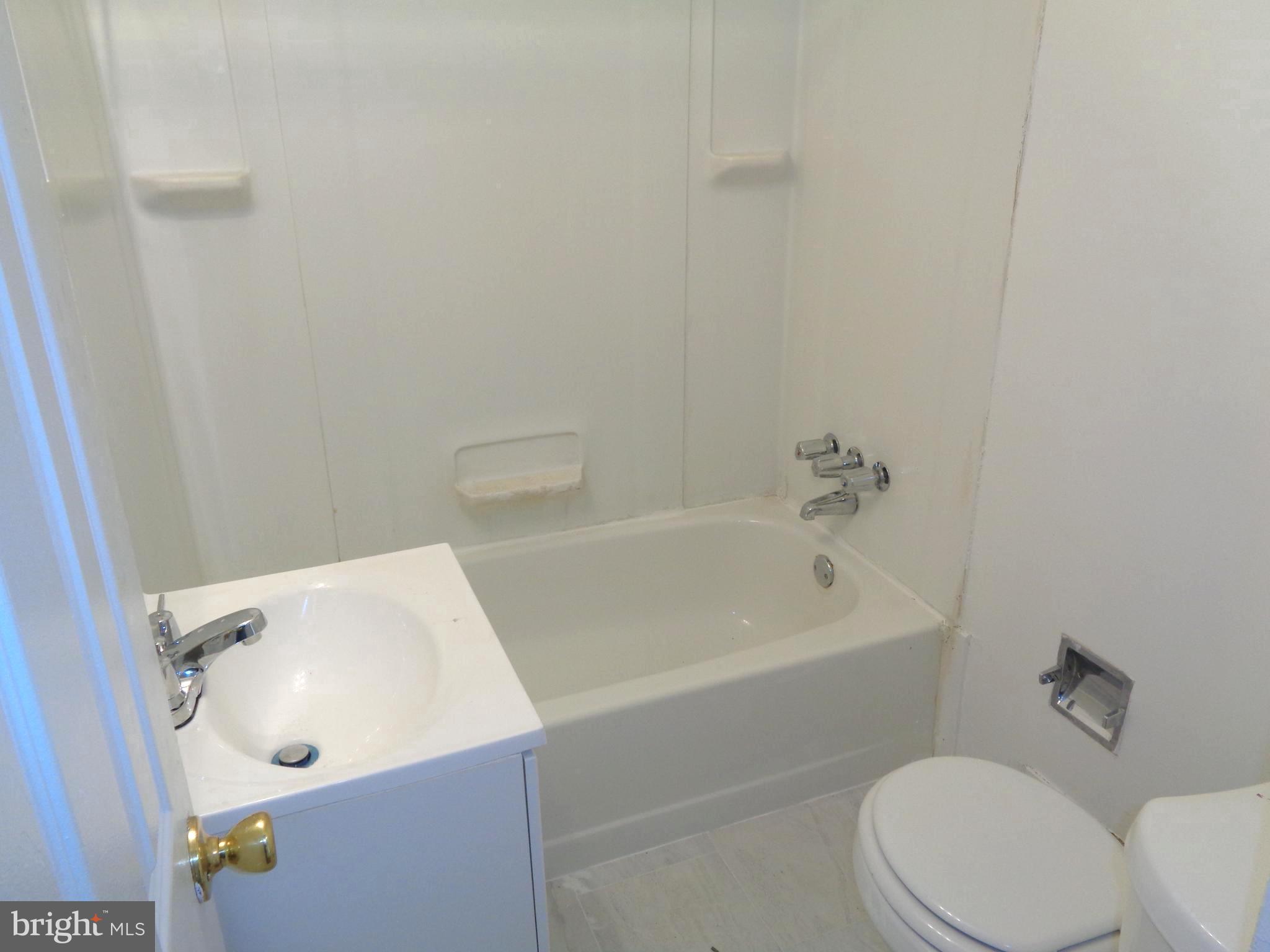 416 Winslow Road Oxon Hill, MD 20745 - Photo 17 of 20 Full Bath