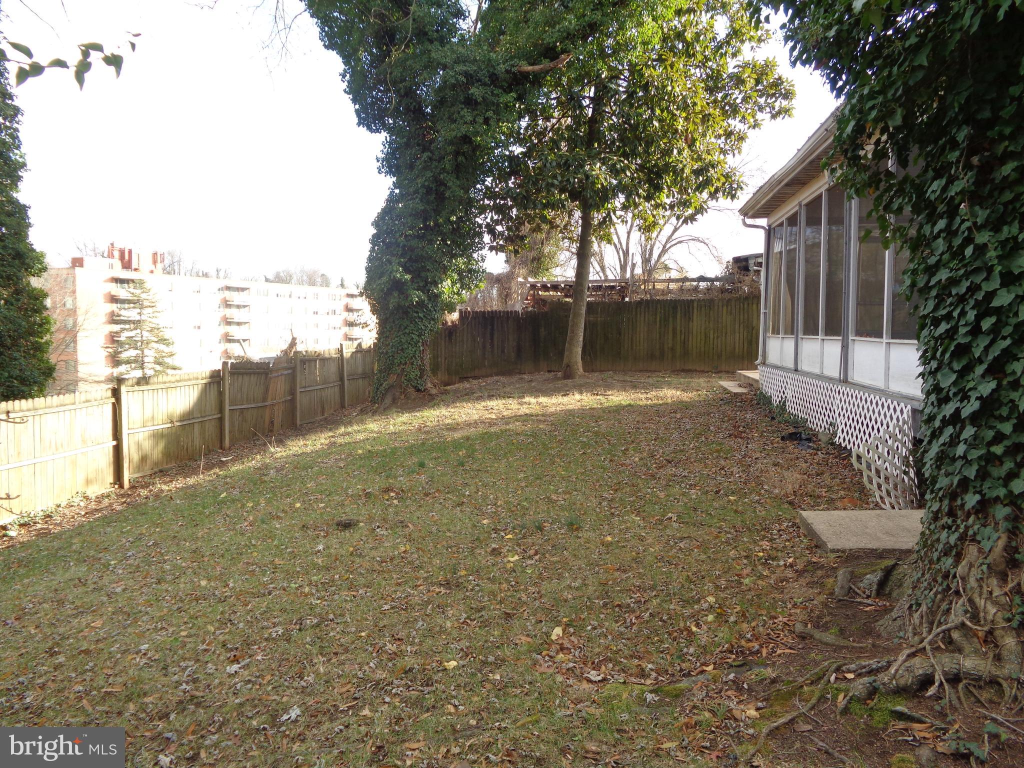 416 Winslow Road Oxon Hill, MD 20745 - Photo 8 of 20 Back Yard