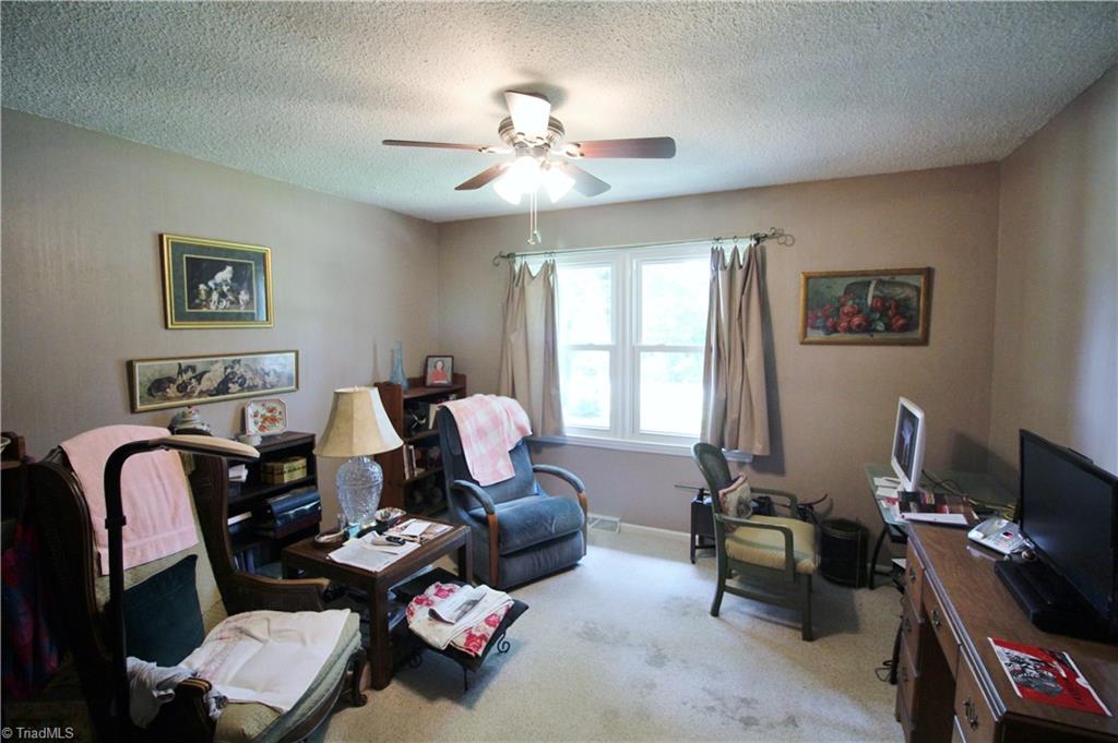 3418 Edgefield Road Greensboro, NC 27409 - Photo 11 of 21 Gallery Image 11