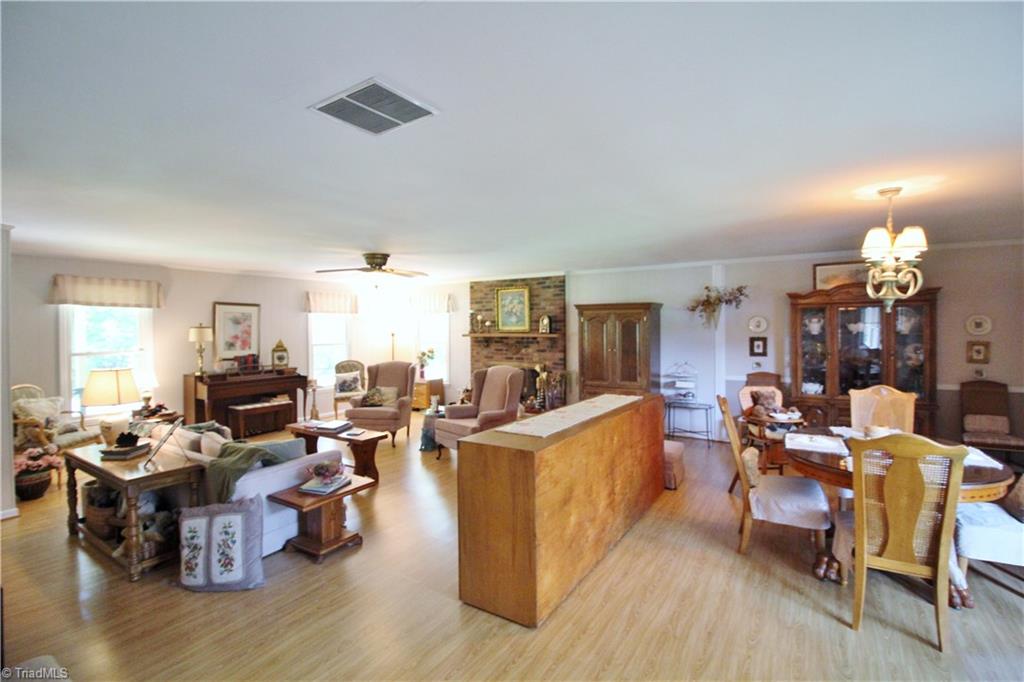3418 Edgefield Road Greensboro, NC 27409 - Photo 3 of 21 Gallery Image 3