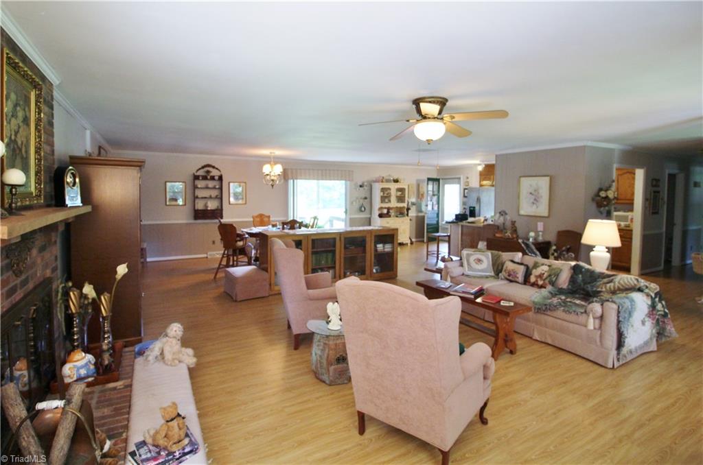 3418 Edgefield Road Greensboro, NC 27409 - Photo 4 of 21 Gallery Image 4