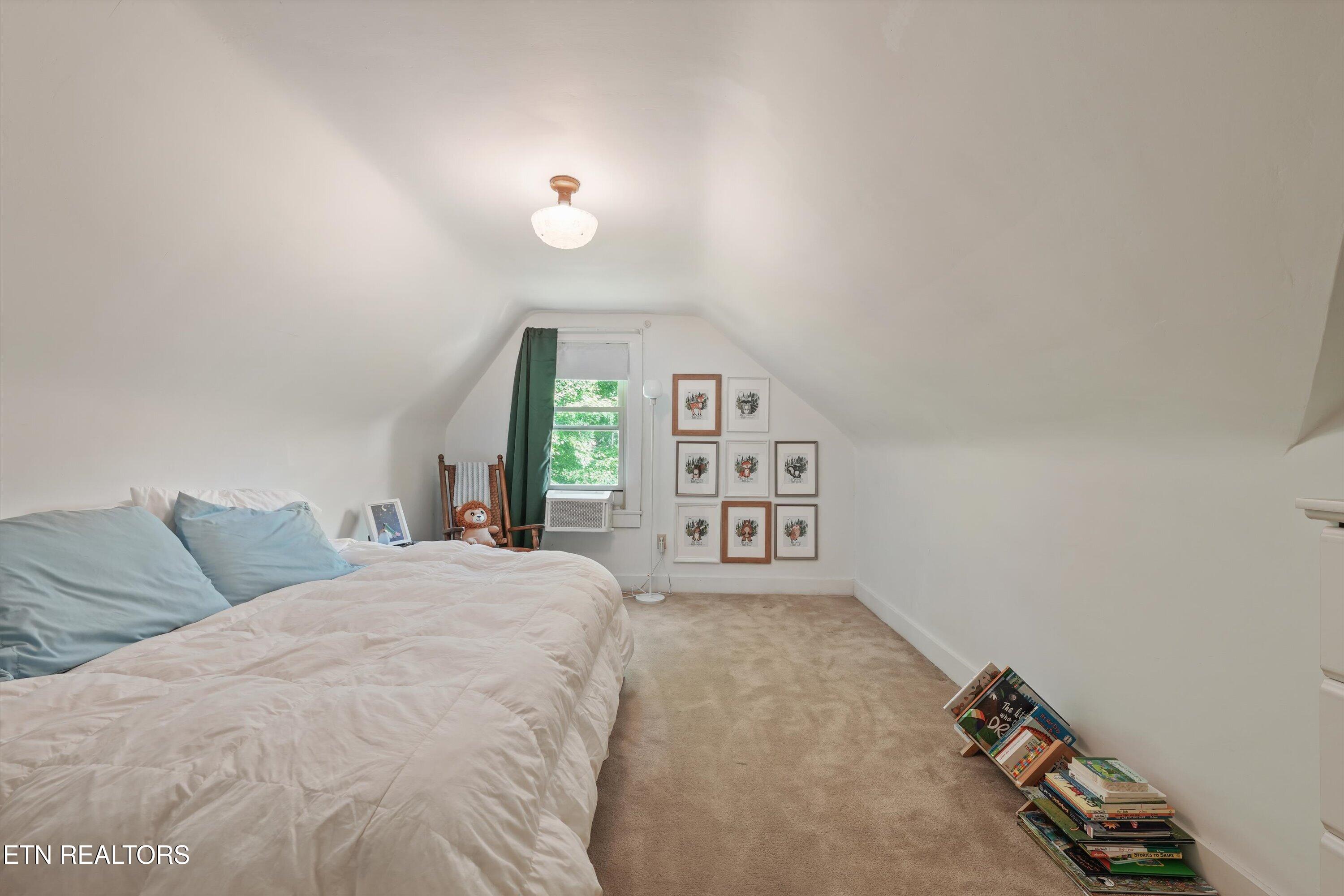 3107 Maloney Road Knoxville, TN 37920 - Photo 21 of 35 Bedroom 3