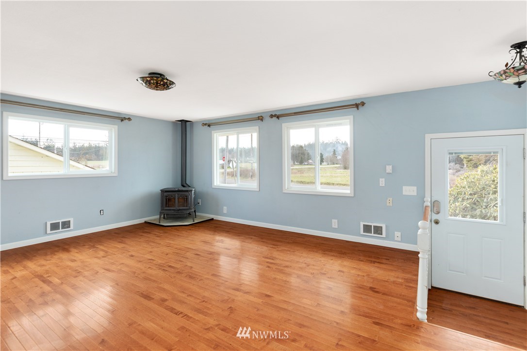 2302 Zylstra Road Oak Harbor, WA 98277 - Photo 9 of 14 Gallery Image 9