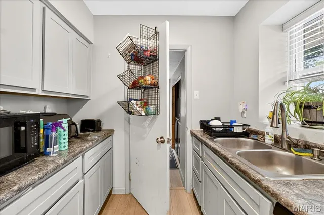 $300,000 | 7584 Amherst Avenue, University City, MO 63130