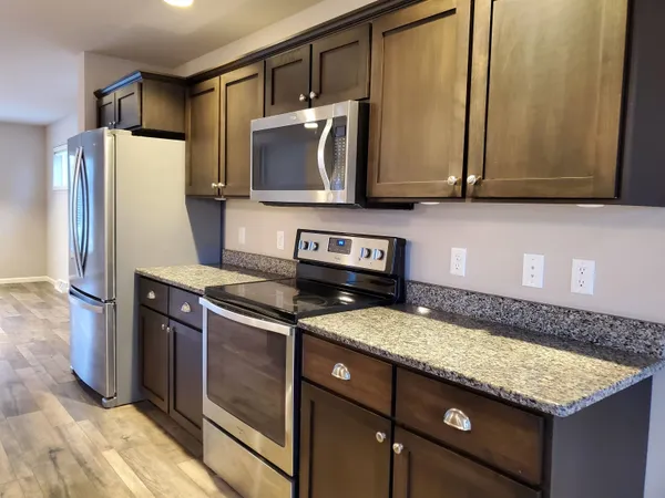 $2,950 | 9335 Silicon Prairie Parkway, Verona, WI 53593