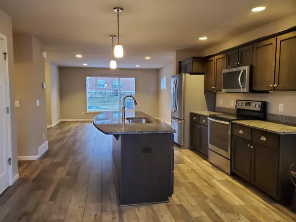 $2,950 | 9335 Silicon Prairie Parkway, Verona, WI 53593