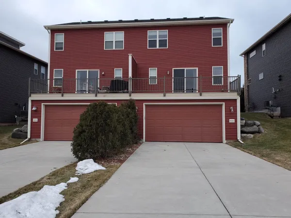 $2,950 | 9335 Silicon Prairie Parkway, Verona, WI 53593