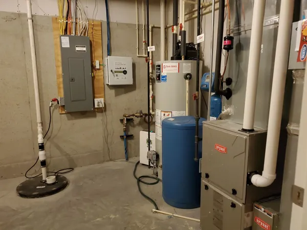 $2,950 | 9335 Silicon Prairie Parkway, Verona, WI 53593