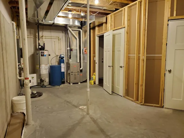 $2,950 | 9335 Silicon Prairie Parkway, Verona, WI 53593