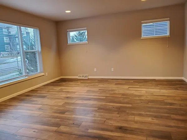 $2,950 | 9335 Silicon Prairie Parkway, Verona, WI 53593