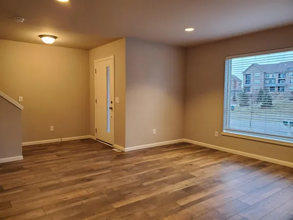 $2,950 | 9335 Silicon Prairie Parkway, Verona, WI 53593