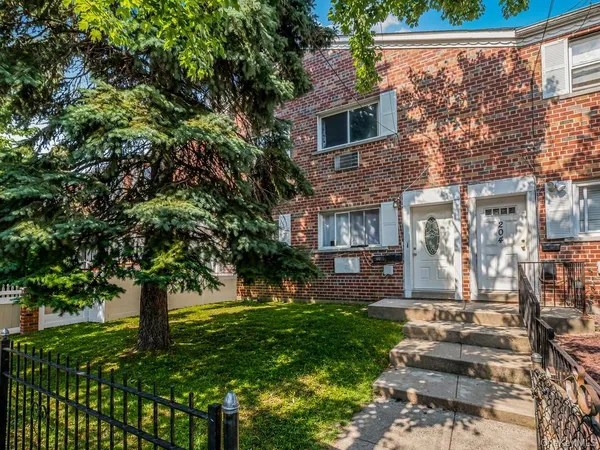 $999,999 | 206-208 Balcom Avenue | Throgs Neck
