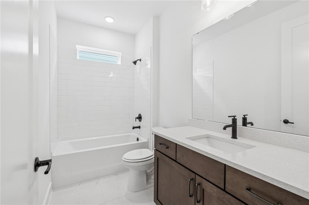 2044 Ripple Pk Bend Canton, GA 30114 - Photo 8 of 41