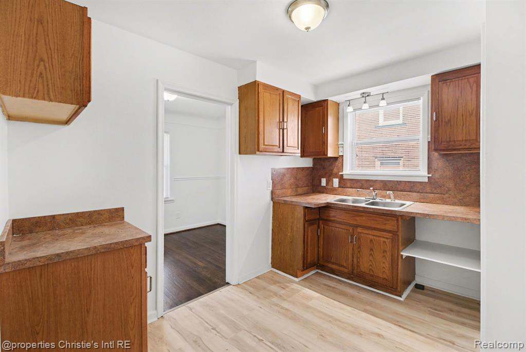 19444 Ryan Road Detroit, MI 48234 - Photo 7 of 15