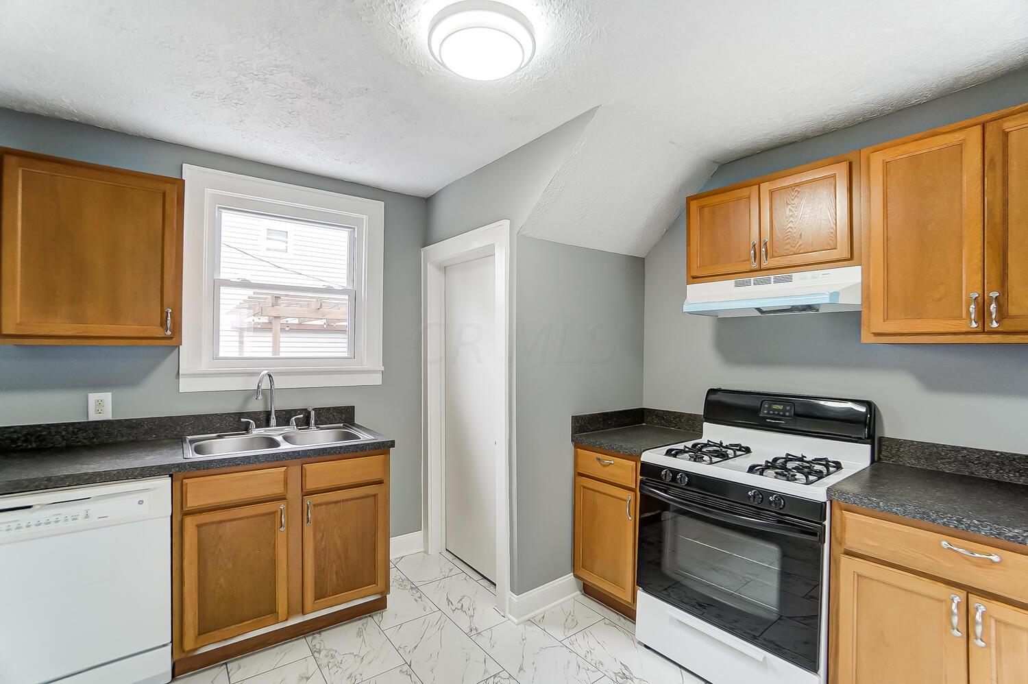 2186 Sale Road Columbus, OH 43224 - Photo 14 of 39