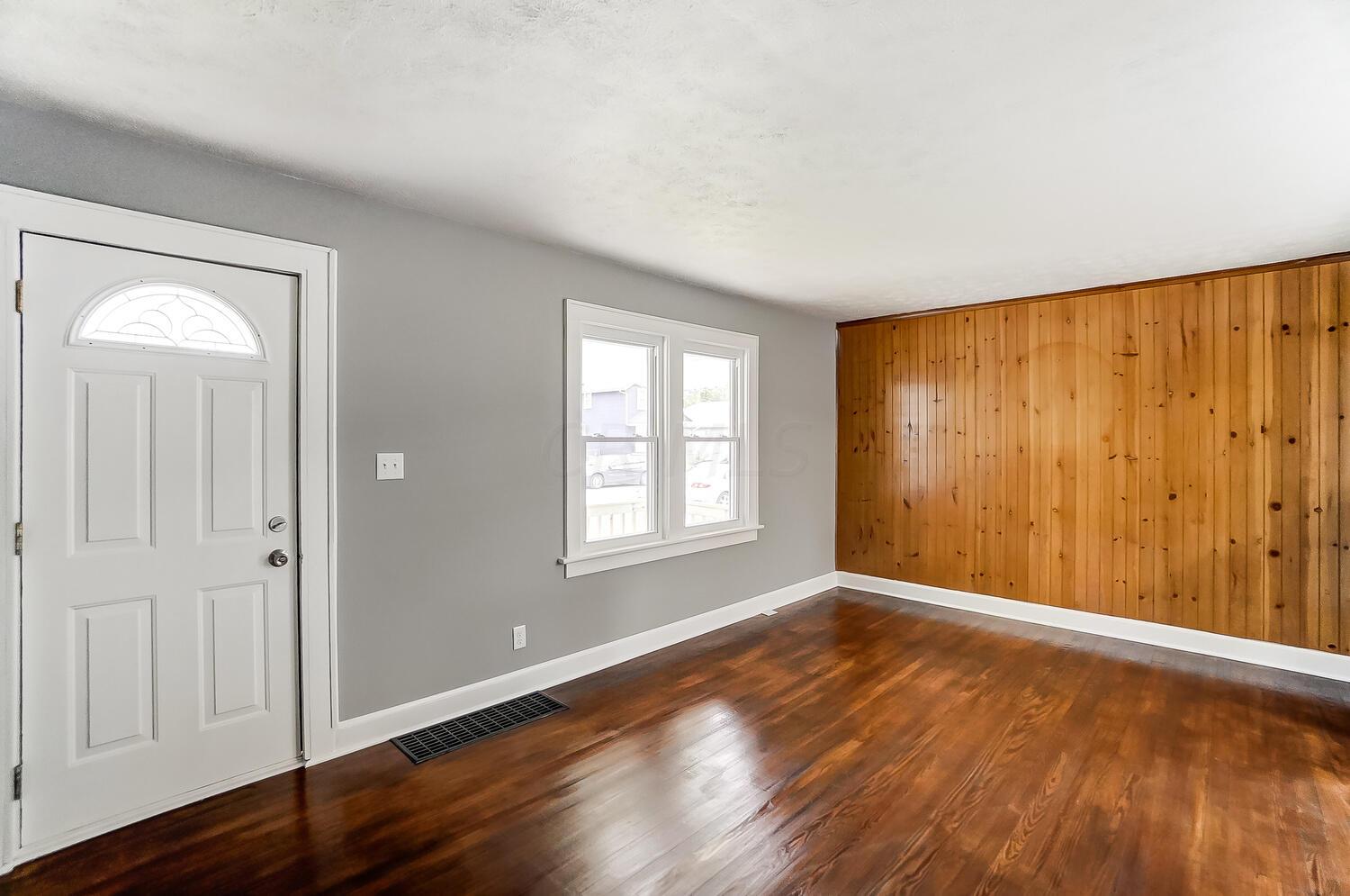 2186 Sale Road Columbus, OH 43224 - Photo 5 of 39