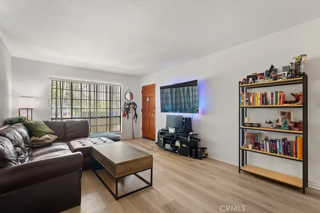 $3,500,000 | 1544 North Edison Boulevard, Burbank, CA 91505