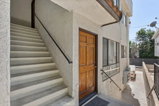 a view of entryway and hall