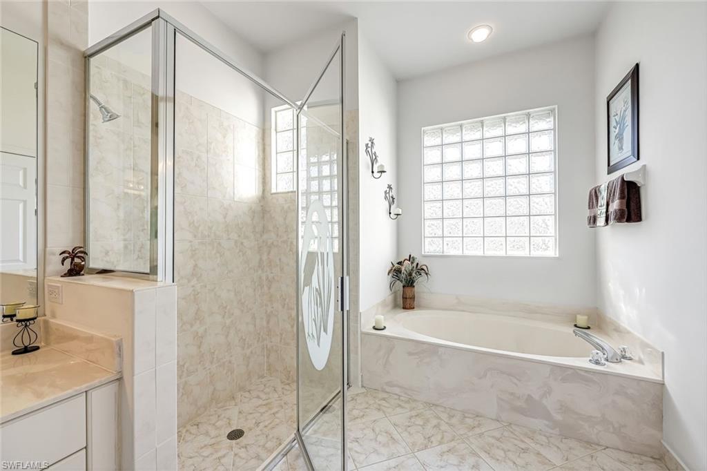 598 Grand Rapids Boulevard Naples, FL 34120 - Photo 22 of 49 Separate tub and shower