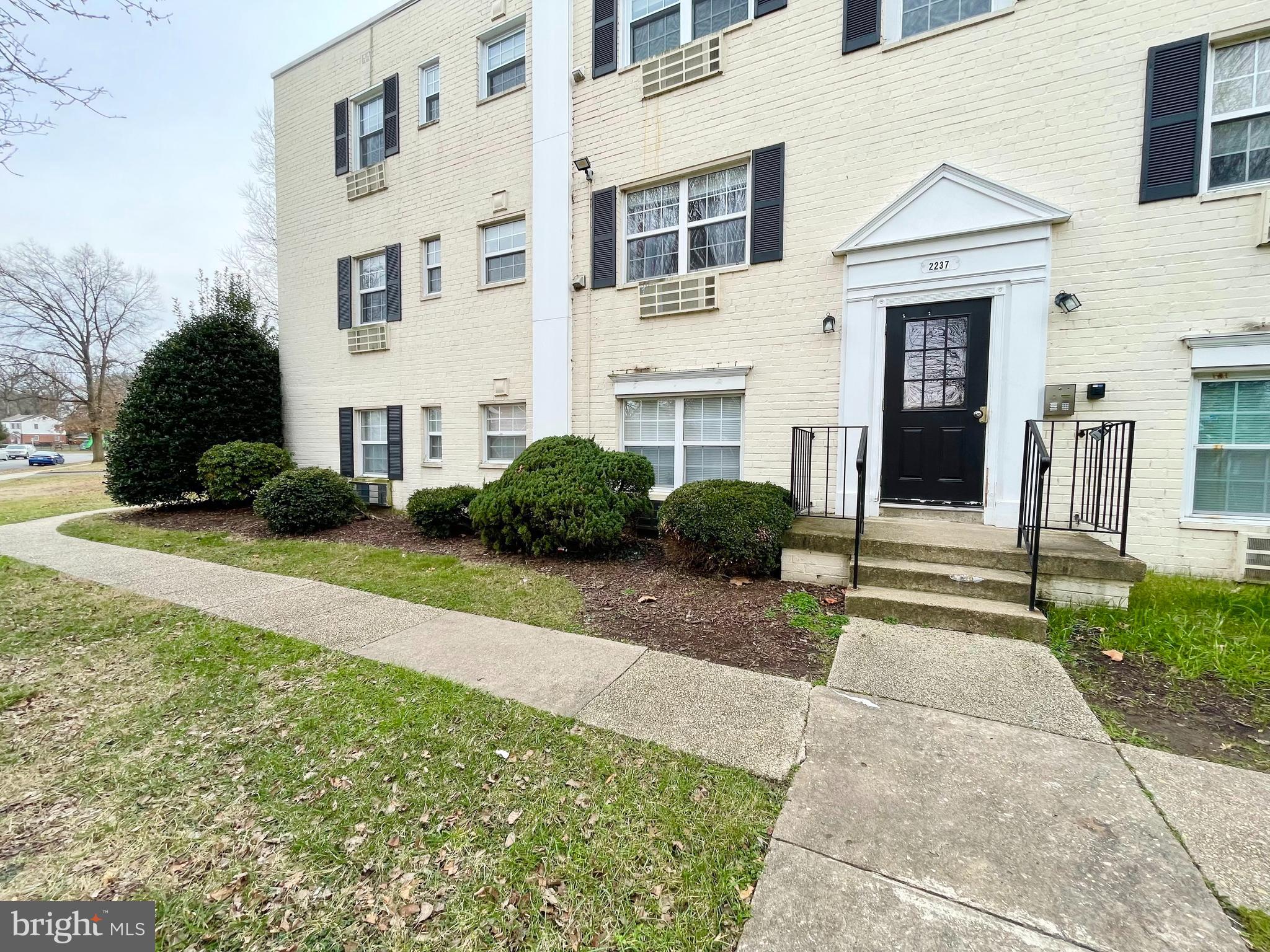 2237 Farrington Avenue, Unit 101, Alexandria, VA 22303 Compass