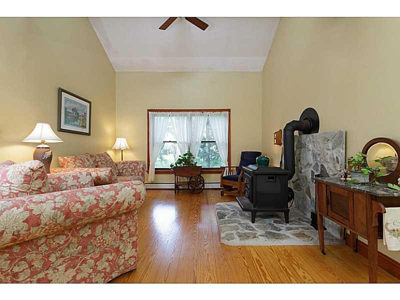 25 Harris Road Cumberland, ME 04021 - Photo 11 of 24 Living Room.