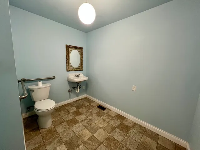 $159,900 | 137 Buena Vista Street, Kansas, IL 61933