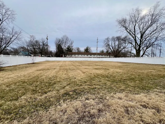 $159,900 | 137 Buena Vista Street, Kansas, IL 61933